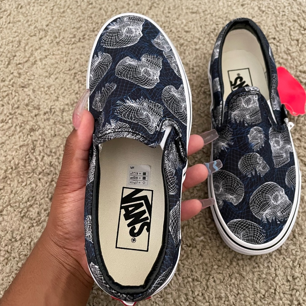 skull print vans !